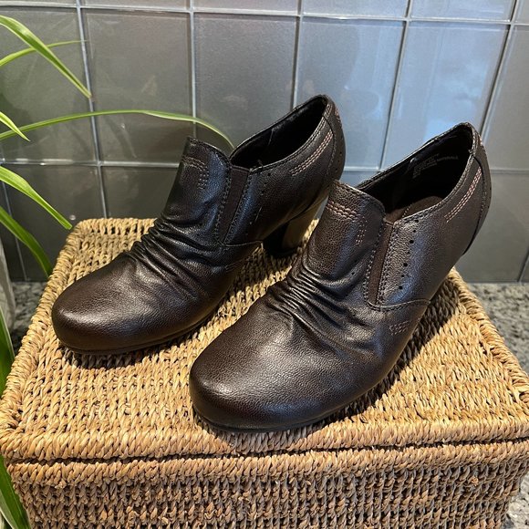 BASS Shoe Boot Size 6M Brown Man Made Material Good Condition 2 1/4" Heel - Picture 5 of 11